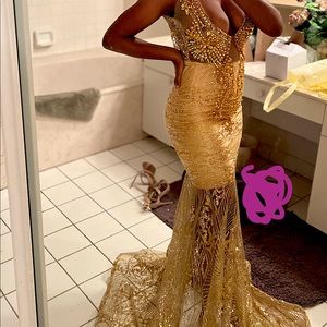 Hey! I’m selling my prom dress that was made from a Miami designer.